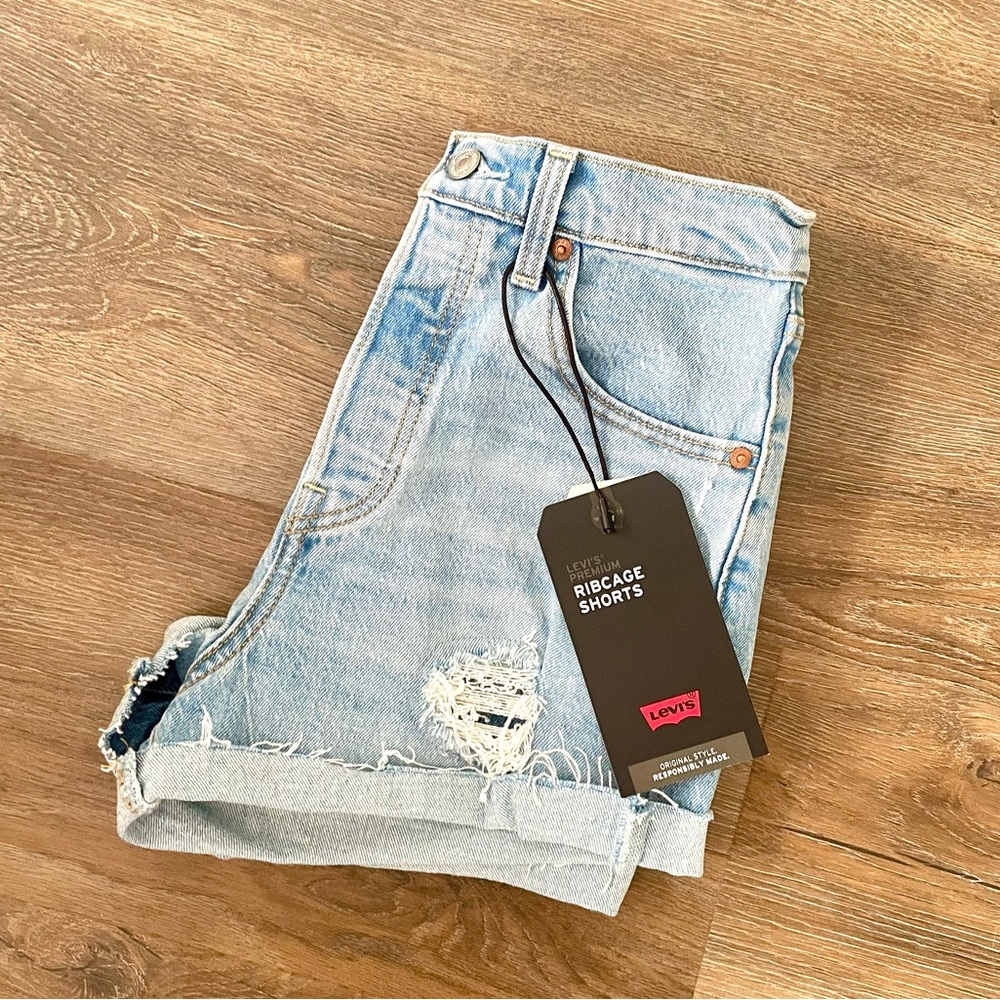 🆕 l e v i ‘ s • button fly ribcage denim shorts - Picture 2 of 11